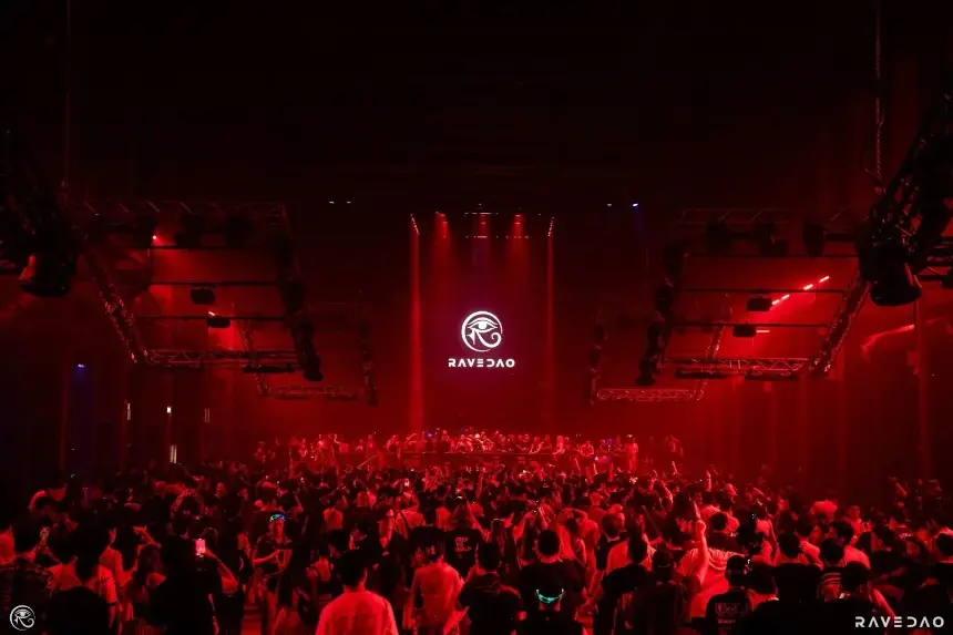 专访RaveDAO:TGE在即,线下“玩”出来的共识有多强?