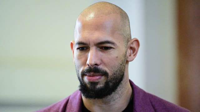  比特币崩盘导致安德鲁·泰特的所有资金化为乌有，他的账户余额瞬间清空。 