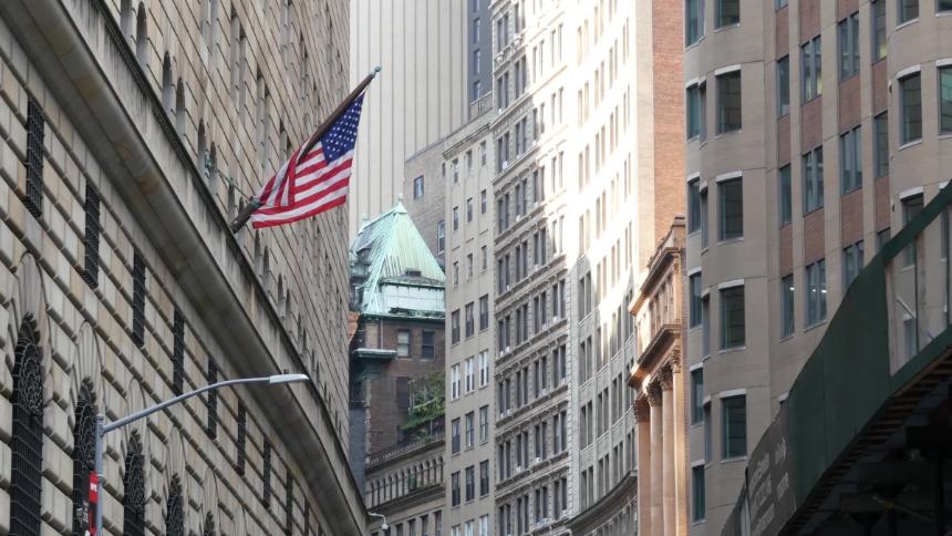  新的联邦指导意见允许银行使用加密货币支付费用。 