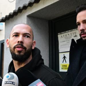  比特币崩盘导致安德鲁·泰特的所有资金化为乌有，他的账户余额瞬间清空。 