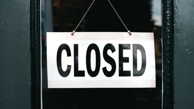  随着“黑色星期五”临近，比特币和瑞波币暴跌 