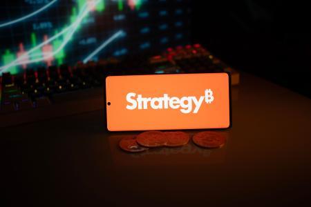 赛勒反驳基金标签：Strategy的比特币策略与市场波动性引发新讨论