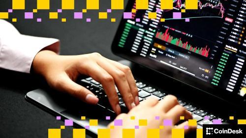 比特币ETF交易量创新高：机构投资者集体“投降”