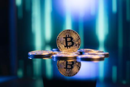 Coinbase溢价持续为负 比特币市场或面临周期性转折信号