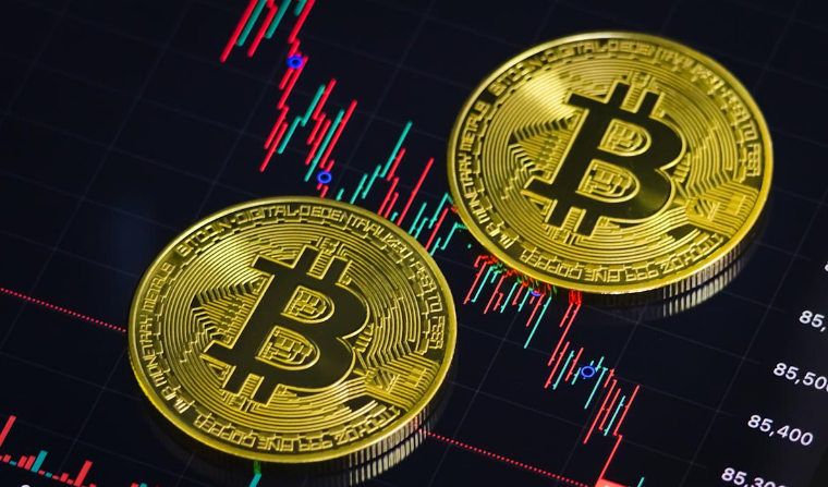 比特币价格波动加剧，投资者应如何应对当前市场挑战？