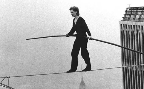 Tether的1840亿美元帝国：加密市场“走钢丝”的巨头