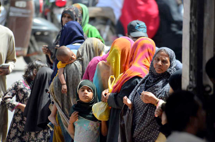 巴基斯坦，从"巴铁兄"到"链上铁”？