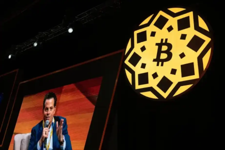 特朗普政策推动加密货币热潮：资本狂欢还是金融隐患？