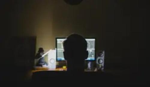 2025年加密货币黑客攻击损失达34亿美元：风险集中化成新威胁