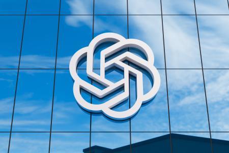 OpenAI拟融资1000亿美元，估值或达8300亿美元