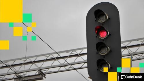 避险情绪推高黄金价格，比特币承压下跌