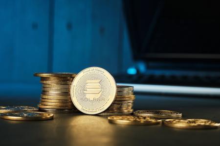 Solana ETF吸引293万美元资金流入，交易员聚焦118美元关键支撑位