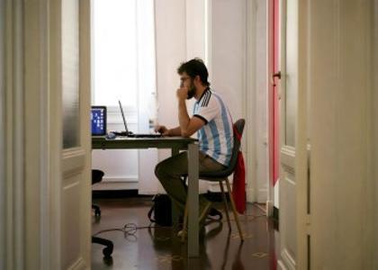 Coinbase暂停阿根廷比索服务：南美市场战略调整