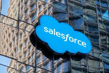 Salesforce（<span class='keyword'>CRM</span>）股价承压：投资者担忧与竞争加剧引发市场关注