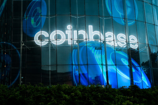 特朗普政府下SEC对加密货币态度大逆转：政策转向引发行业巨变