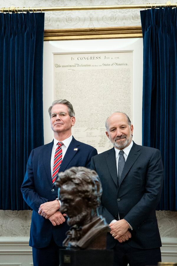  深度解析：阿联酋与特朗普团队的两笔巨额交易背后的权钱交织 