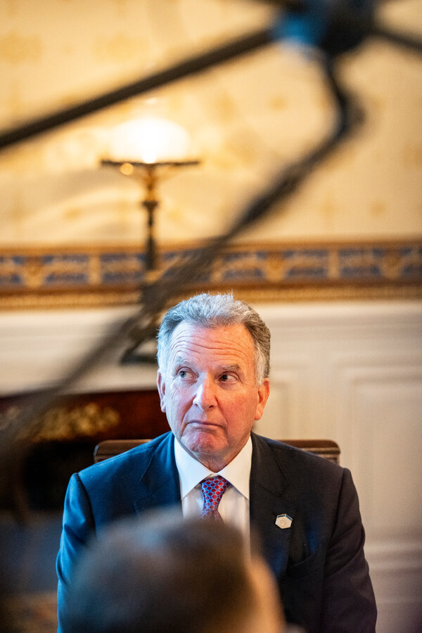  深度解析：阿联酋与特朗普团队的两笔巨额交易背后的权钱交织 