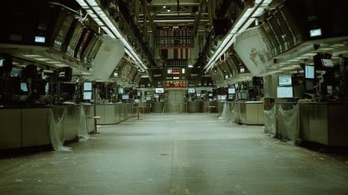 深度解析：NYSE代币化股票与HIP-3的根本差异