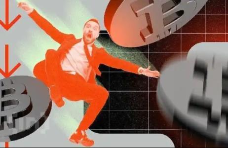 比特币跌破8.6万美元：市场恐慌加剧，巨鲸逆势吸筹或预示买入良机