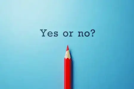 谁在为“乐观税”买单？预测市场中的财富转移真相