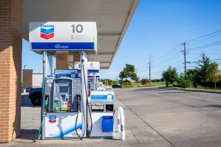 雪佛龙（<span class='keyword'>CVX</span>）股价上涨2%，腾格兹油田恢复生产提振市场信心