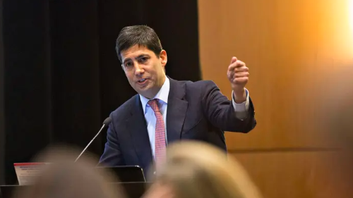 特朗普关键人事决策落地：沃什承诺与前任政策彻底决裂