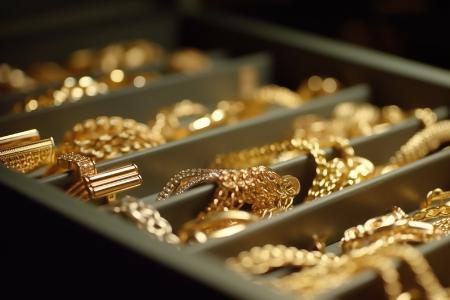 新加坡散户逆势抢购黄金：越跌越买成市场新趋势