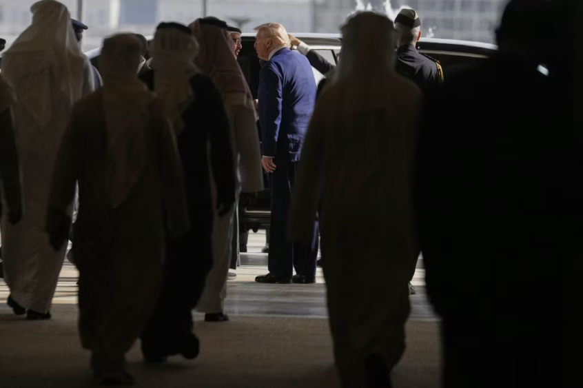 阿联酋王室斥资5亿美元入股特朗普家族加密企业，换取美国顶级AI芯片资源