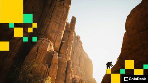 比特币与以太坊在经历周末暴跌后迎来反弹