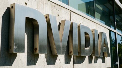 英伟达<span class='keyword'>C</span>EO黄仁勋回应与OpenAI合作传闻：投资计划如期推进