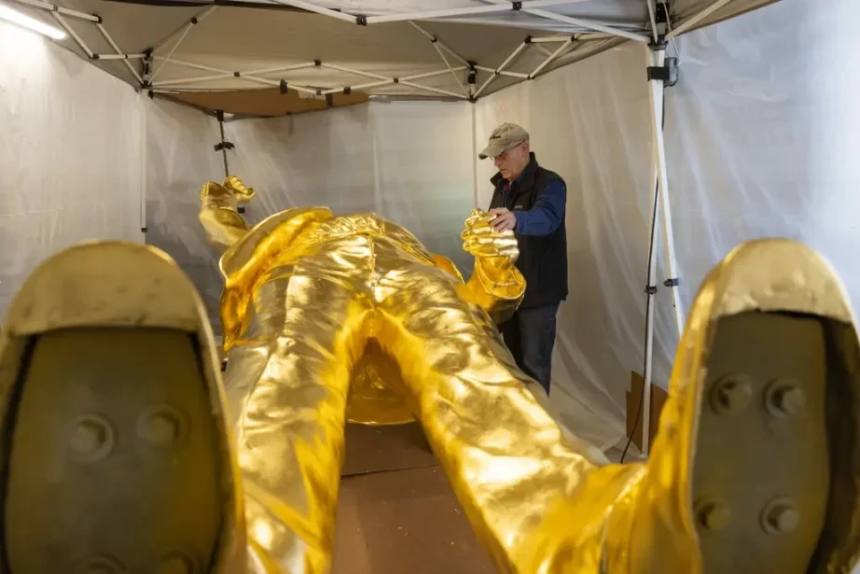 30万美元造特朗普镀金雕像，一场Meme币的疯狂营销