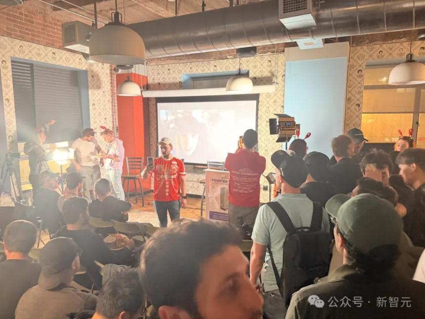 OpenClaw全球首聚引爆旧金山：千人狂欢，龙虾头机器人成焦点