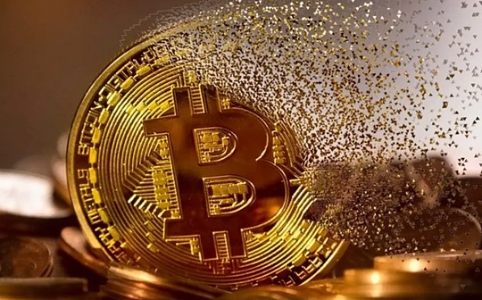 BTC暴跌至6万美元关口 市场恐慌加剧 投资者信心何在？