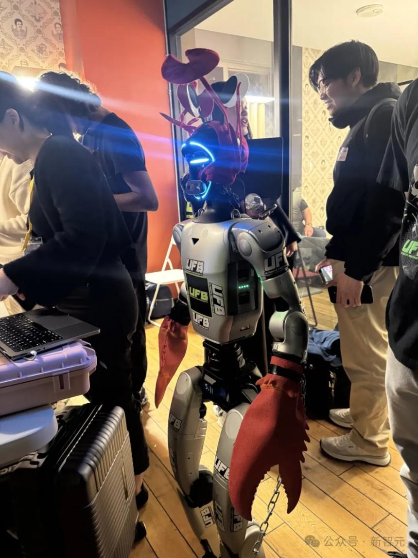 OpenClaw全球首聚引爆旧金山：千人狂欢，龙虾头机器人成焦点