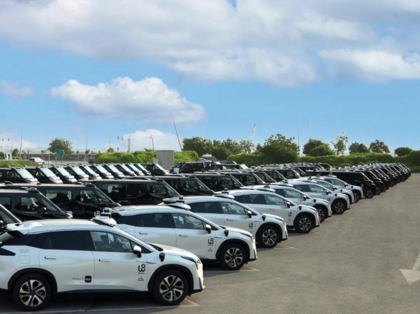 文远知行与优步深化战略合作，计划2027年前在中东部署超1200辆自动驾驶出租车