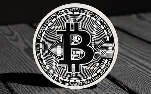 华尔街如何通过“纸比特币”突破2100万枚BTC限制？揭秘市场四大类纸比特