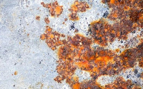 美国债务危机与货币贬值风险：历史对比与未来展望