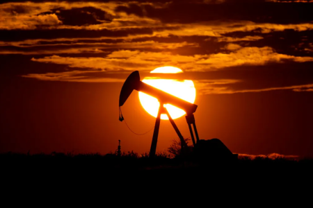 原油暴涨25%，链上交易上演生死博弈