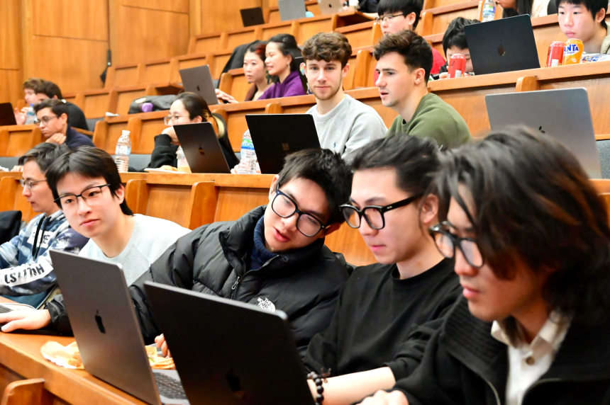 OpenClaw创始人现身伦敦黑客松：AI与Web3的碰撞擦出哪些火花？