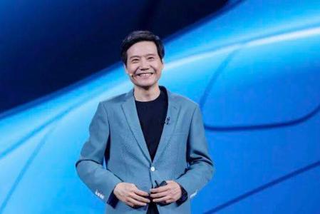 小米业绩报喜忧参半：手机业务承压，雷军豪掷600亿押注AI未来