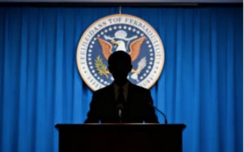 鲍威尔：油价冲击可暂忽略 但通胀预期失控将考验美联储耐心