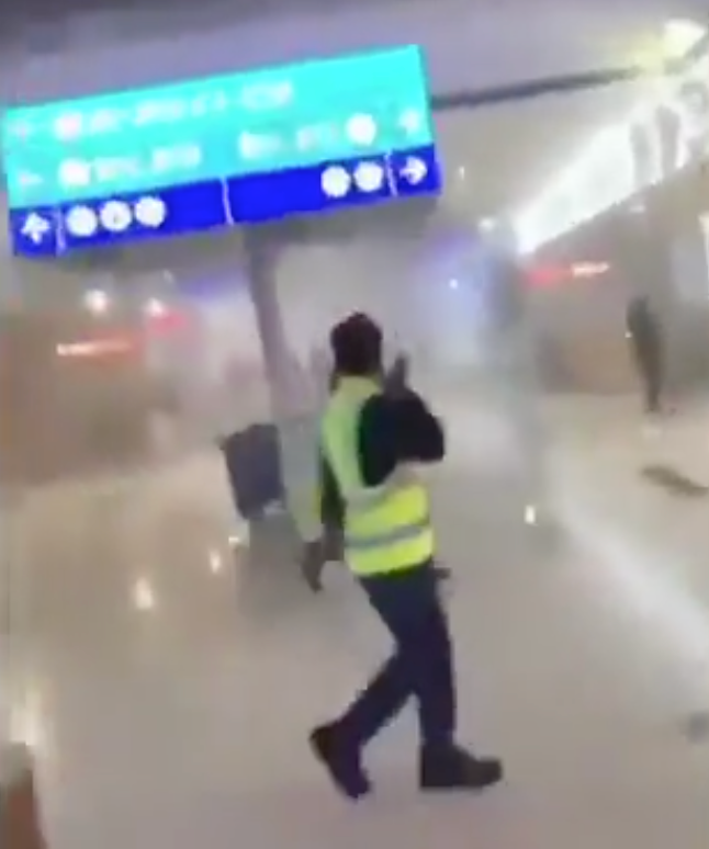 采访10位迪拜打工人：有人被要求签下“生死状”