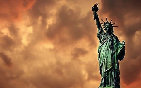 美国经济的多重危机：高油价、私募信贷与AI泡沫谁将成最后一根稻草？