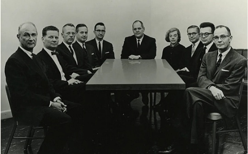 风险投资的演变：从多里奥特到幂律时代的创新之路