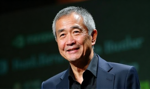 黄仁勋在访谈中的画面