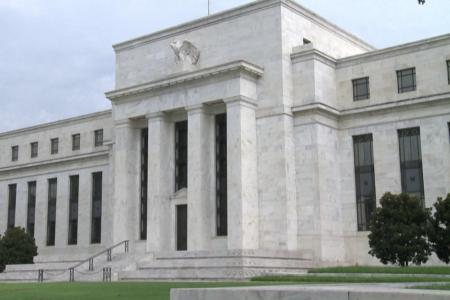 美联储降息前景扑朔迷离，今晚零售数据或成关键转折点