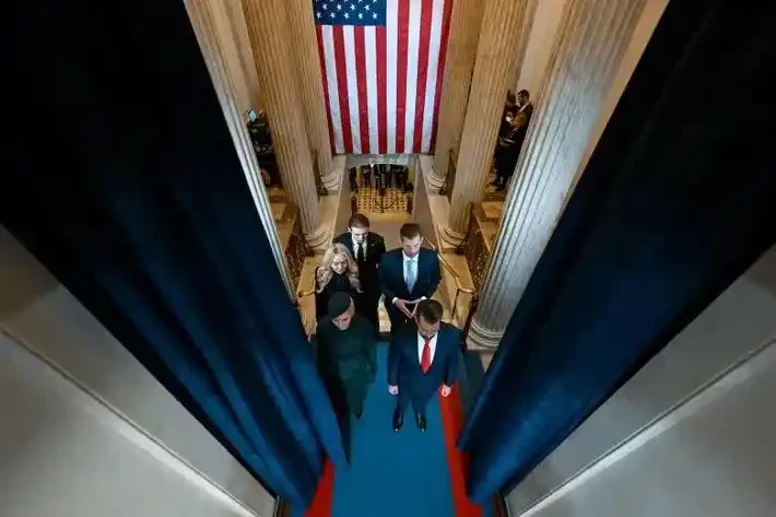 特朗普次子的比特币游戏：自己大赚1亿美元，散户暴亏5亿