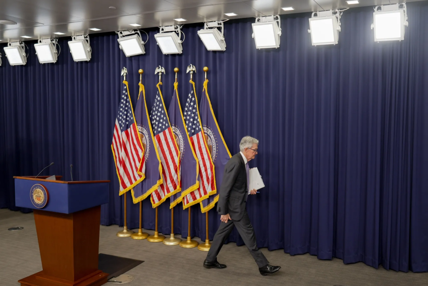 鲍威尔落幕，一个白话美联储的时代结束了