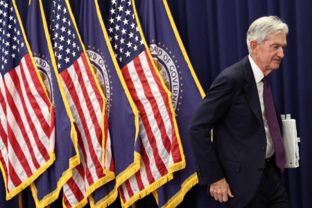 鲍威尔告别美联储，鹰派信号与油价飙升重塑市场预期